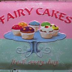 plaque métal vintage FAIRY CAKES fresh cupcake