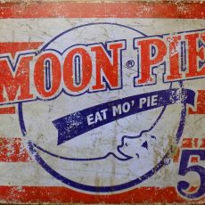 PLAQUE METAL vintage MOON PIE
