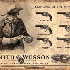 plaque métal vintage SMITH & WESSON revolver manufacture